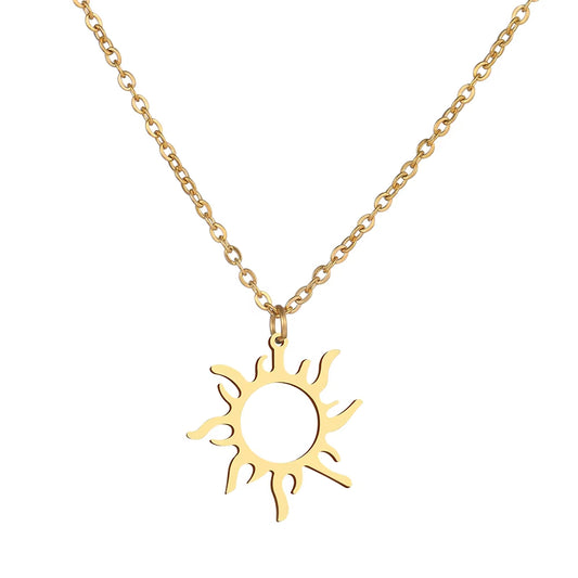 Collier Acier Inoxydable Simple Soleil sur fond blanc