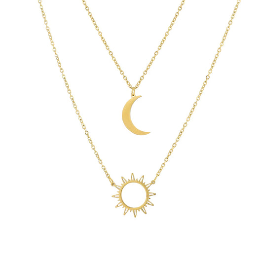 Double Collier Acier Inoxydable Soleil et Lune sur fond blanc