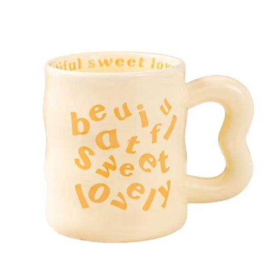 Tasse Beautiful Sweet Lovely Jaune sur fond blanc